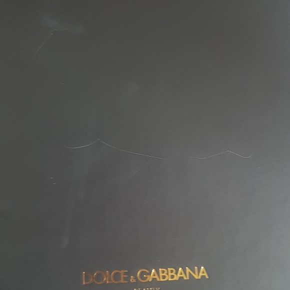 📖 Dolce & Gabbana Beauty Sketch Book - Picture 7 of 7